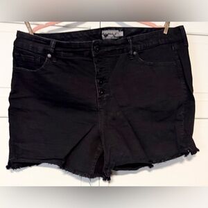Black Torrid denim shorts with button fly sz 18